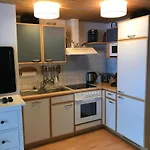 Kraehenberg Am Rande Der Wildnis