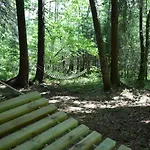 アパート Kraehenberg Am Rande Der Wildnis *