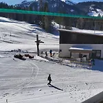 Kraehenberg Am Rande Der Wildnis Apartman