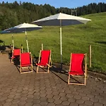 Kraehenberg Am Rande Der Wildnis شقة