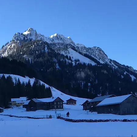 Kraehenberg Am Rande Der Wildnis Apartment Sibratsgfall